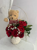 Canasta floral con peluche