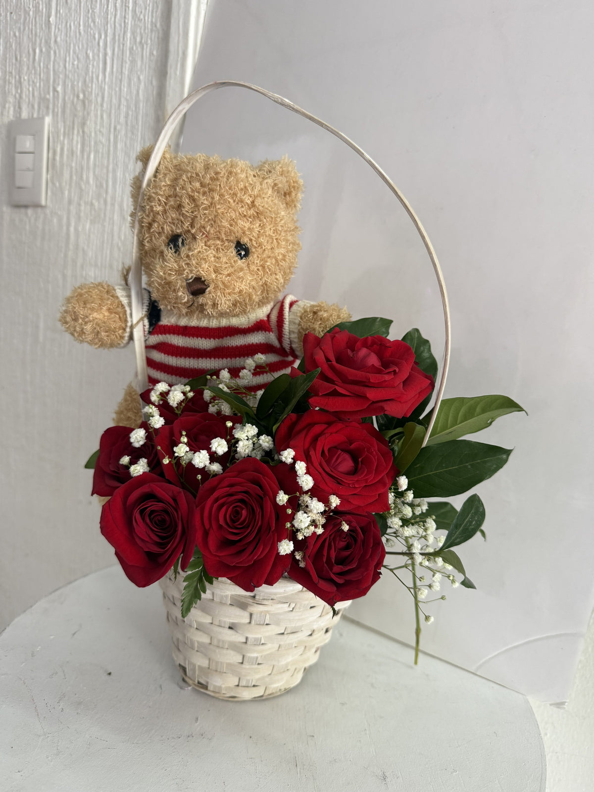 Canasta floral con peluche