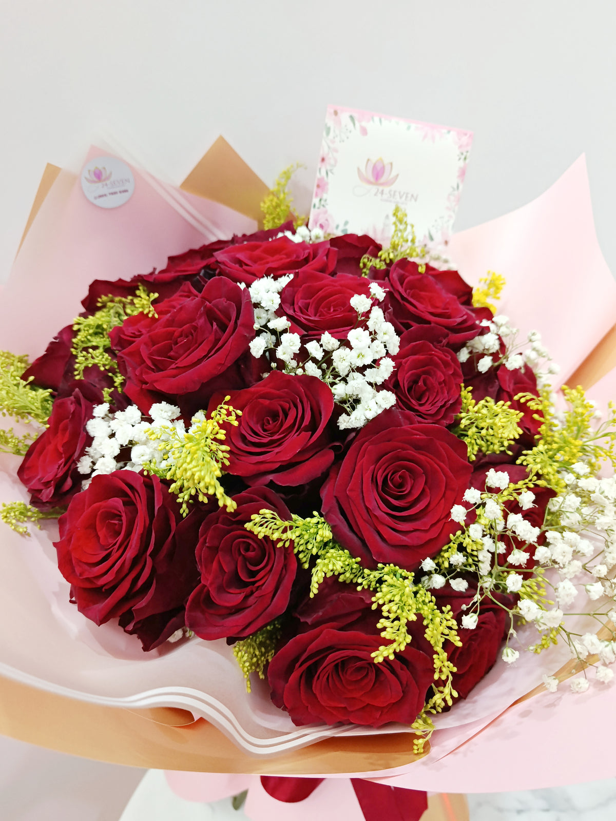 Ramo de 24 rosas rojas ecuatorianas