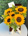 Base cuadrada con 5 girasoles
